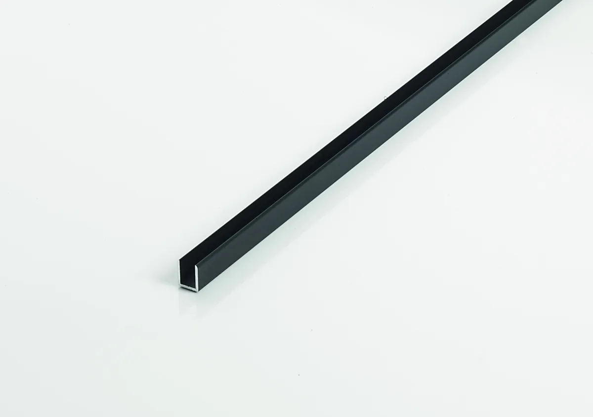 B-136-CF12 U profilis B-136, apvalintas, 12×9 mm, L=3000 mm